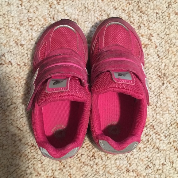 New Balance - Girl’s 990v4 Tennis Shoes - Picture 6 of 7